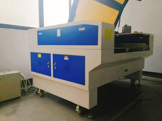 1000-26000mm/min 절단 속도 우수한 및 서비스와 함께 CO2 레이저 graving 기계