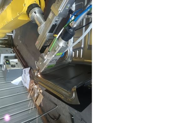 지능형 복잡한 금속 절단 기계에 대한 CNC 네 3D 레이저 로봇 용접 기계