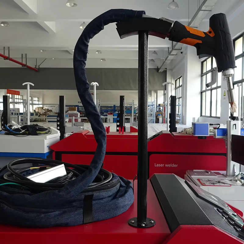 물 냉각 휴대용 레이저 용접기 1000W 1500W 2000W 3000W 절단 두께 1-6mm